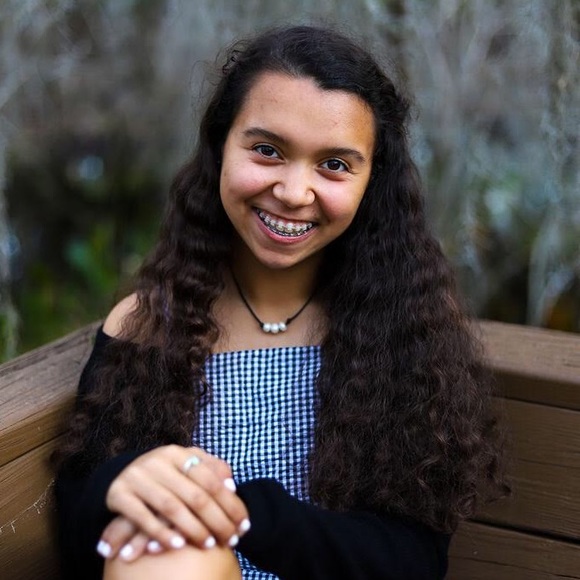 Meet your Posher, Julia - Picture 1 of 1